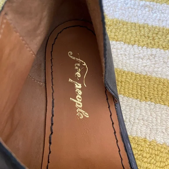 Free People Black Leather Mont Blanc Cut Out Flats Sandals - Picture 6 of 9